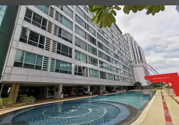 pool of The Trendy Condominium
