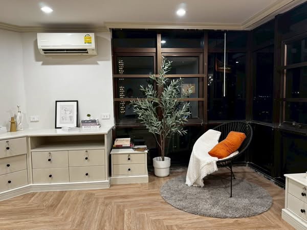 living room and room interior of The Waterford Park ตึก 3