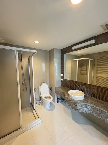 bathroom of Veranda Residence condo เวอเรนด้า เรซิเดนซ์ คอนโด