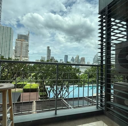 pool of Villa Asoke Condominium