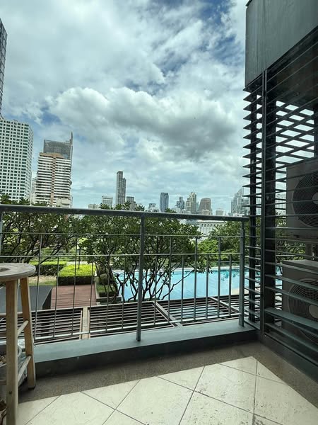 pool of Villa Asoke Condominium