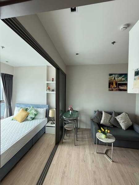 bedroom of Whizdom Station Ratchada-ThaPra