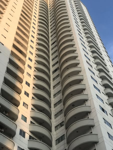 Witthayu Complex