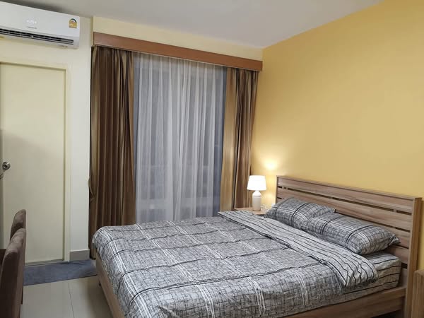 bedroom of I-House Laguna Garden / Building E