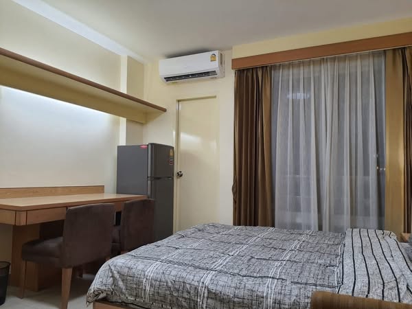 bedroom of I-House Laguna Garden / Building E