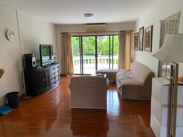 living room and bedroom of Phumiphat Pool villa