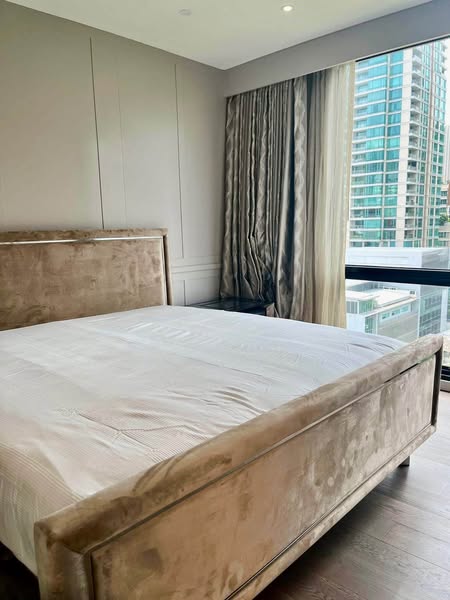 bedroom of Somkid Gardens Condominium