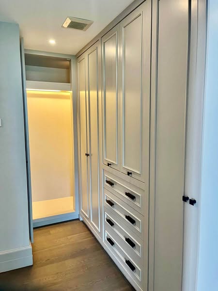 room interior of Somkid Gardens Condominium