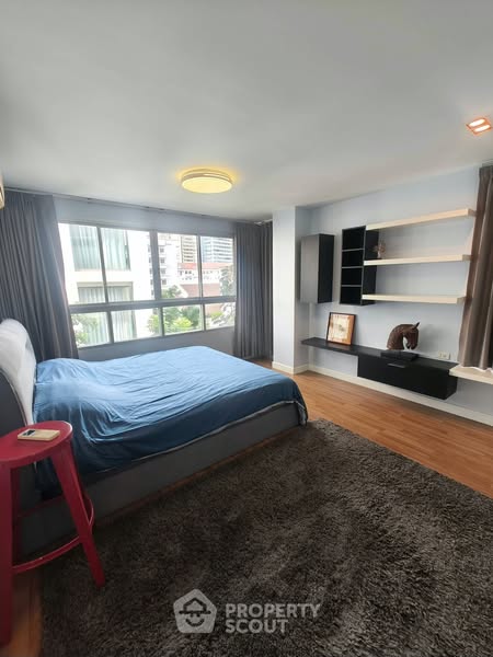 bedroom of Spacious Apartment BTS Thonglor
