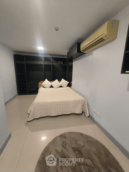bedroom of Spacious Apartment BTS Thonglor