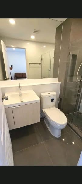 bathroom of The Clev Riverline Chaophraya – Wong Sawang