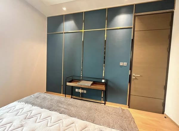 bedroom and room interior of 28 Chidlom
