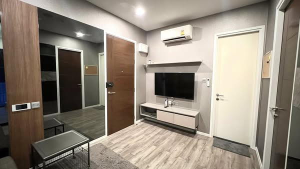 room interior of บราวน์ คอนโด รัชดา 32