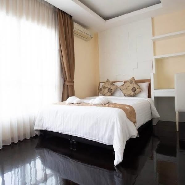 bedroom of 42 Grand Residence