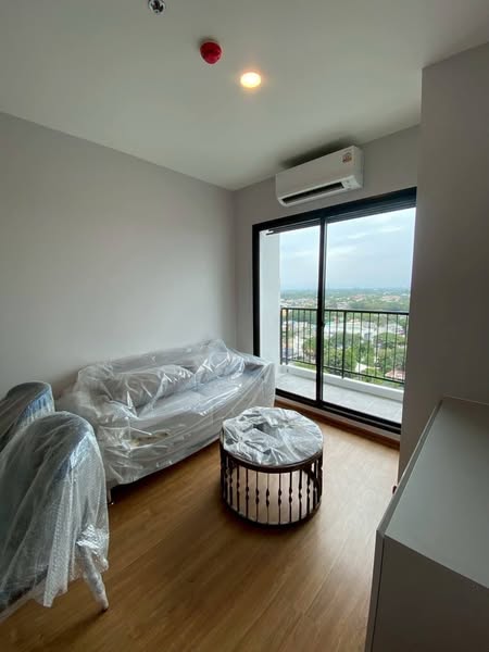 room interior of Arise Charoen Mueang