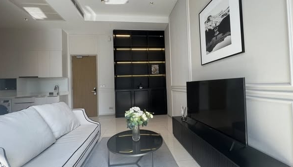bedroom and living room of Ashton Silom