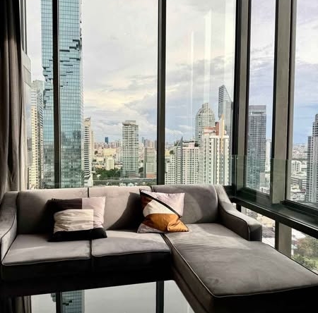 Ashton Silom