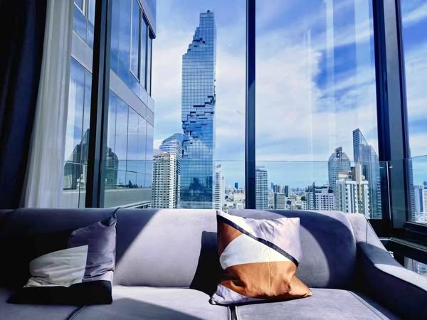 living room of Ashton Silom