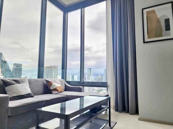 living room of Ashton Silom