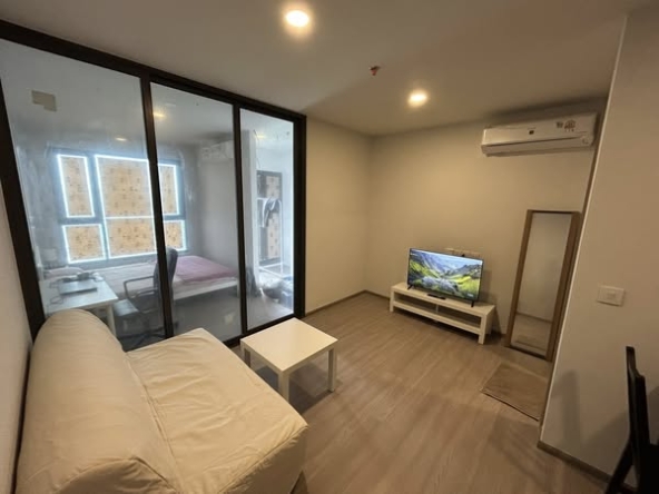 bedroom and room interior of Aspire Sukhumvit-Rama 4