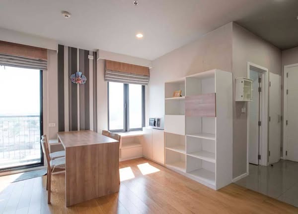 bedroom and room interior of Blocs 77