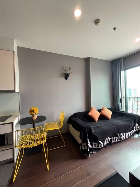 bedroom of C Ekkamai Condominium