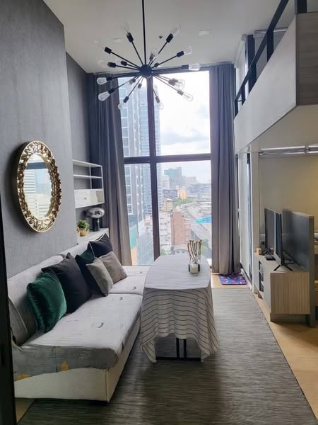 bedroom and living room of Chewathai Residence Asoke