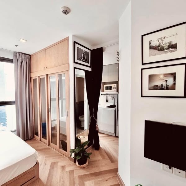 bedroom and room interior of Ideo Mobi Rama 9
