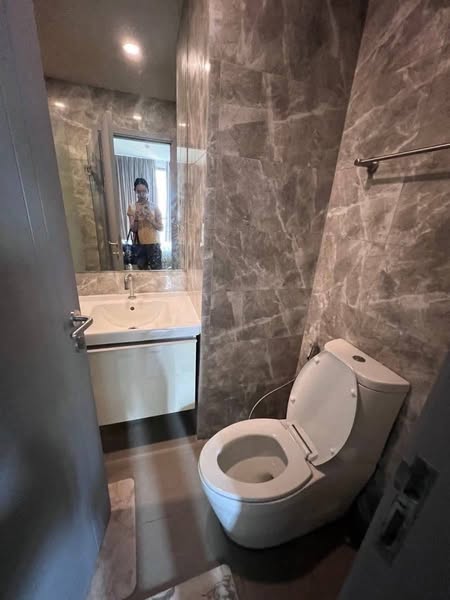 bathroom of Ideo Q Ratchathewi