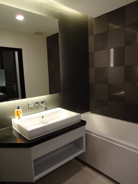 bathroom of Ivy Ampio