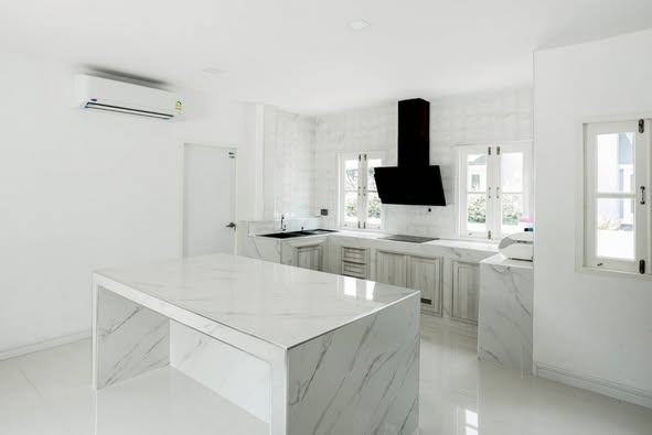 kitchen of หมู่บ้านไพรเวทรามอินทรา