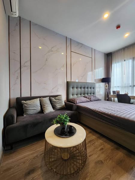 bedroom and living room of KnightsBridge Prime Onnut