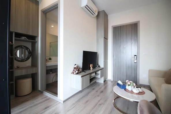 bedroom and room interior of KnightsBridge Prime Onnut