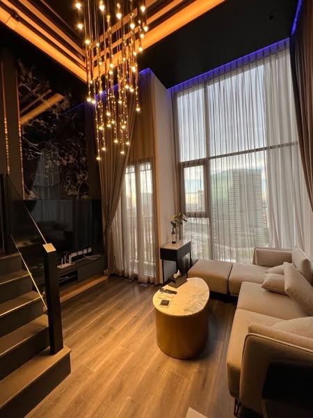 living room of KnightsBridge Prime Ratchayothin