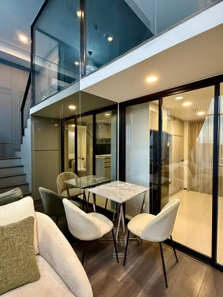 living room and room interior of KnightsBridge Space Ratchayothin
