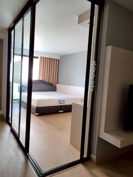 bedroom and room interior of Level Bangna