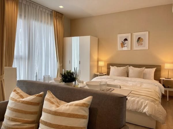 living room and bedroom of Life Asoke – Rama 9