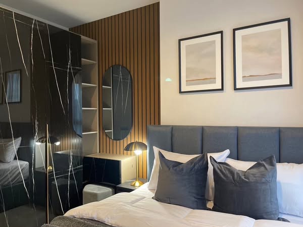 bedroom of Life Asoke Hype