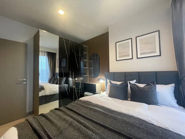 bedroom of Life Asoke Hype