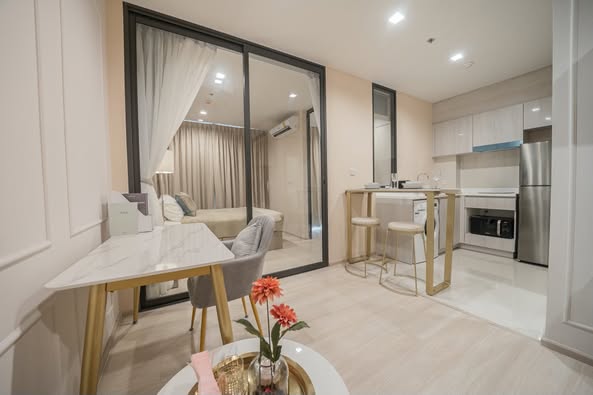 bedroom of Life One Wireless