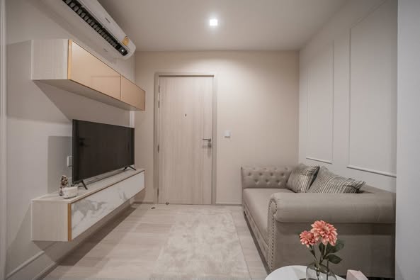 bedroom of Life One Wireless
