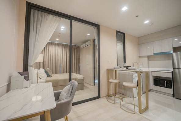 bedroom of Life One Wireless