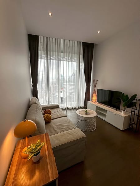 bedroom and living room of Magnolias Ratchadamri Boulevard