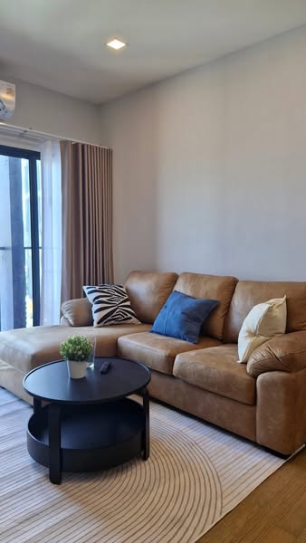living room of Noble Reveal