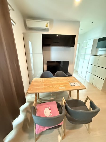 room interior of Noble Revolve Ratchada 1
