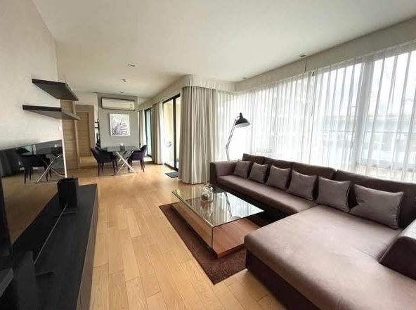 living room of O2 Hip