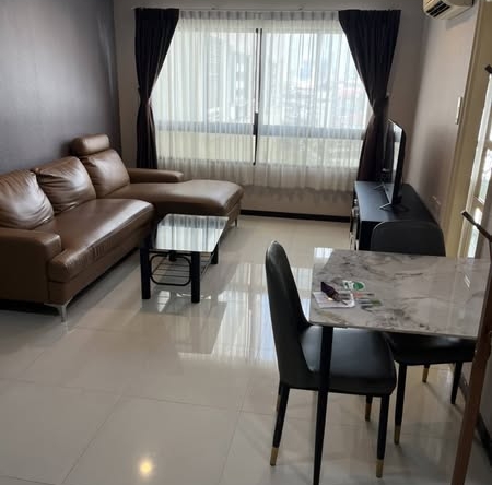 living room of Phahon-Sutthisan Lumpini Ville