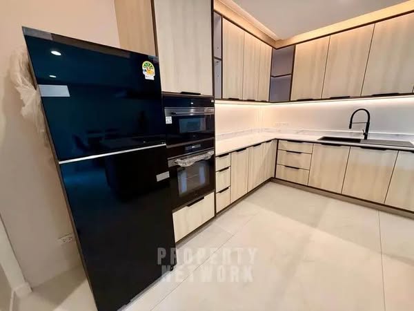 kitchen of Phrom Phong BTS Station