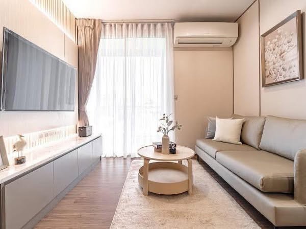 living room and bedroom of Q Prasarnmit