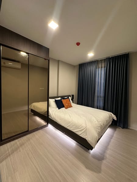 bedroom and room interior of Quintara Phume Sukhumvit 39
